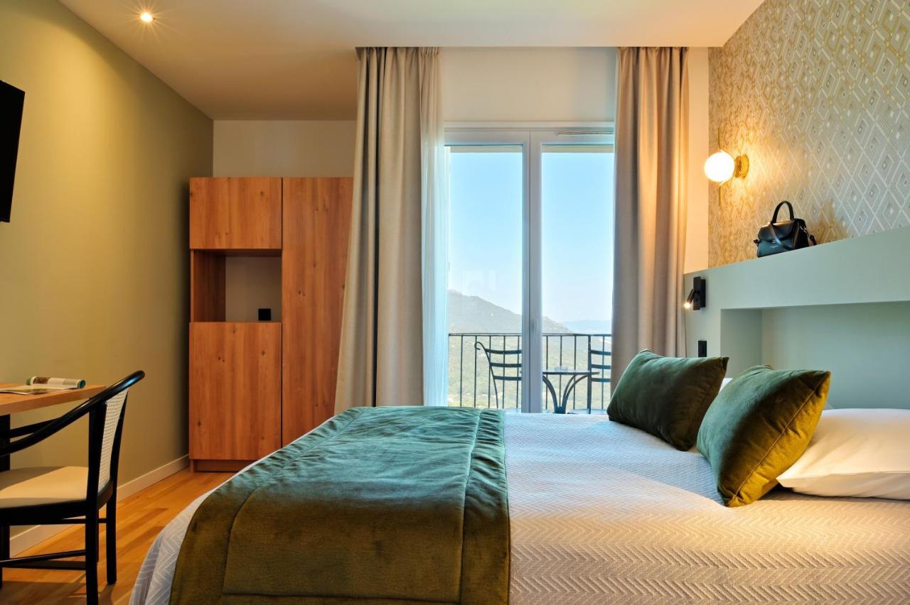 Hotel Des Roches Sartène Екстериор снимка