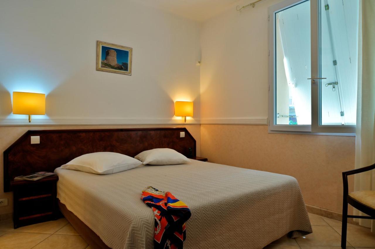 Hotel Des Roches Sartène Екстериор снимка