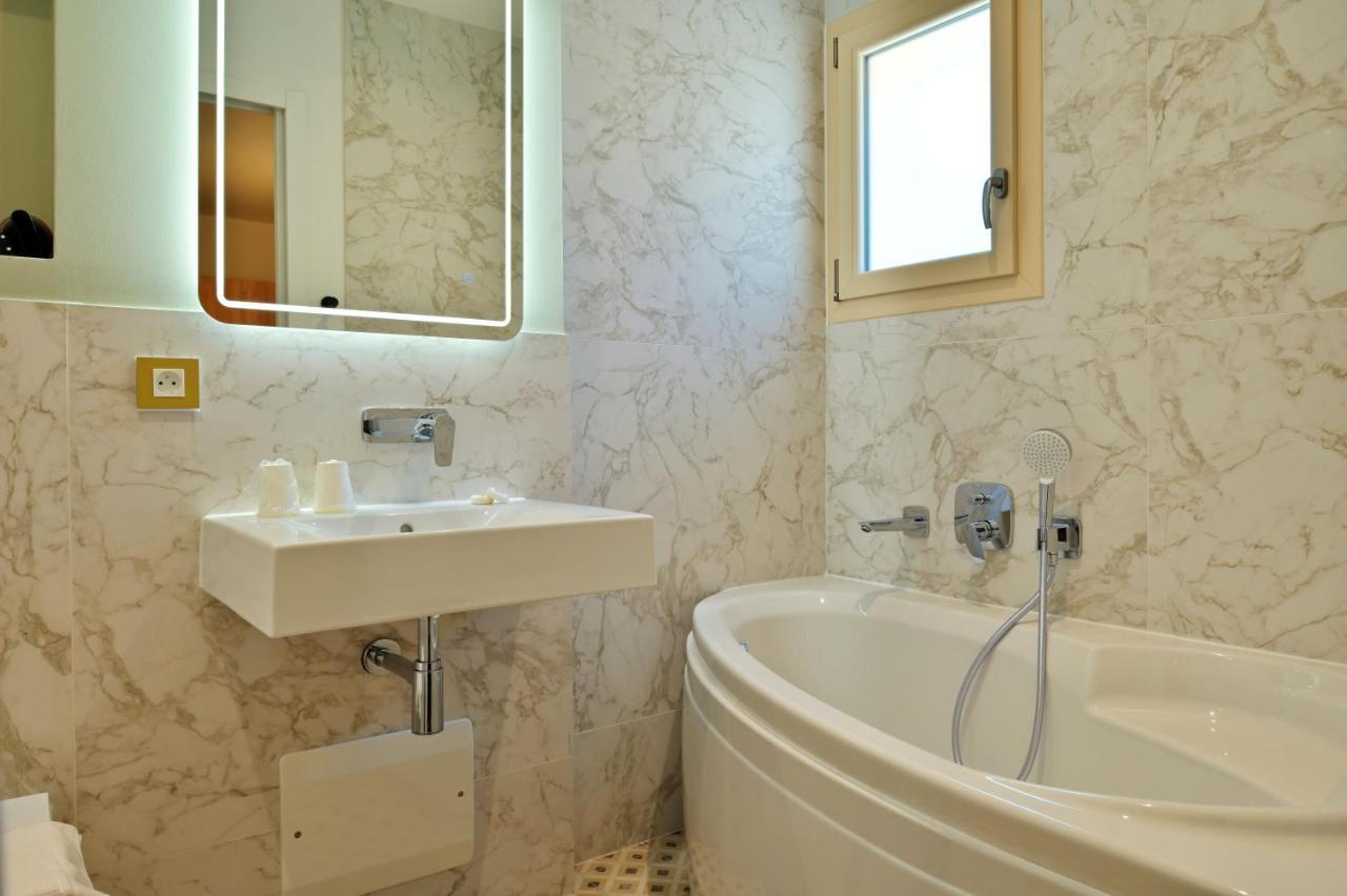 Hotel Des Roches Sartène Екстериор снимка