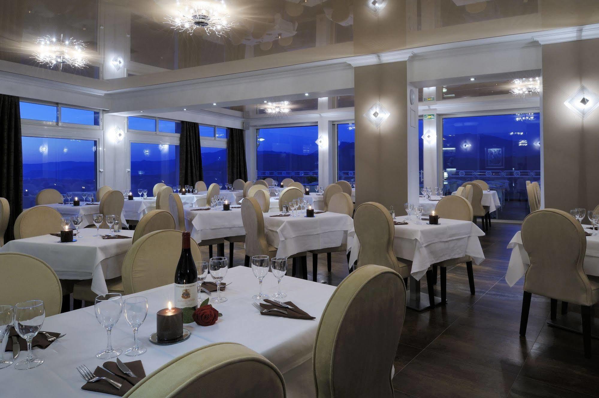 Hotel Des Roches Sartène Екстериор снимка